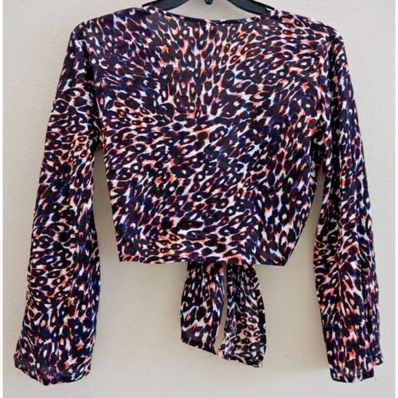 Sanctuary Women's Sz Medium Multi Leopard Print Knot Tie Front L/S Crop Top $75 - Picture 2 of 10